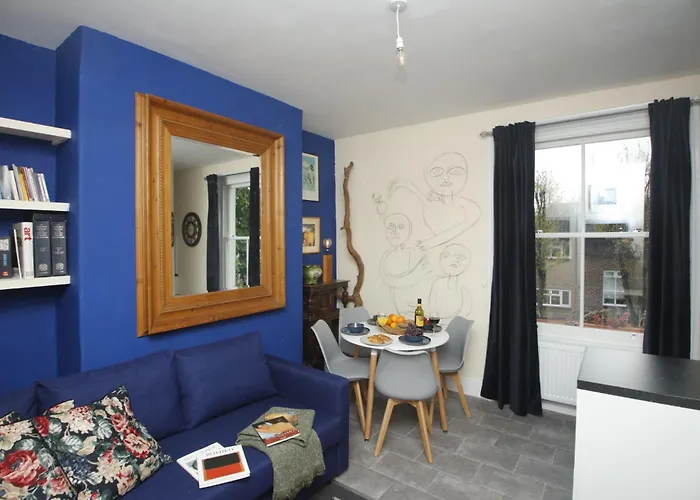 Camden Town Quirky Cosy Flat